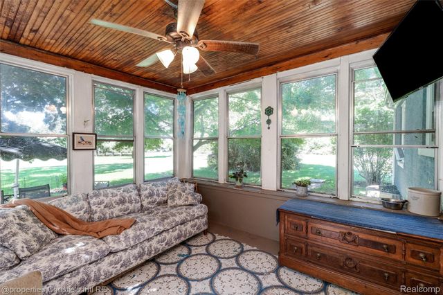24379 Tamarack Trail, Southfield, MI 48075