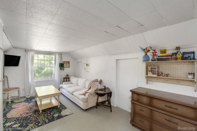 24379 Tamarack Trail, Southfield, MI 48075