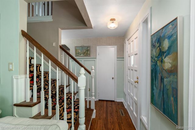 24379 Tamarack Trail, Southfield, MI 48075