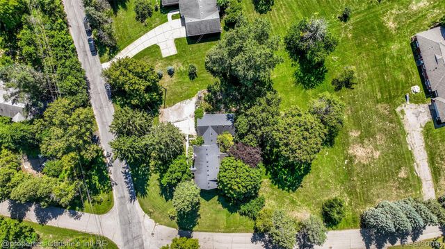 24379 Tamarack Trail, Southfield, MI 48075