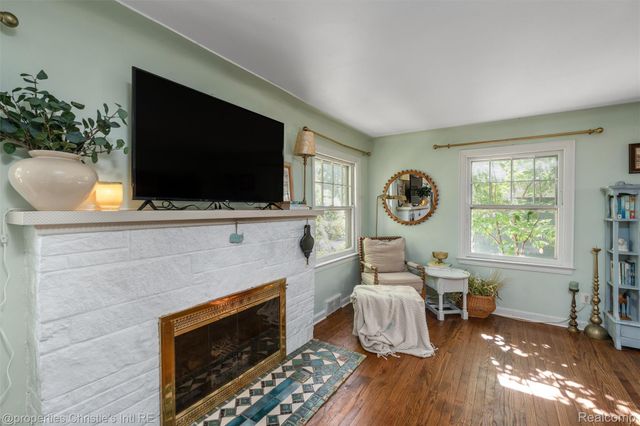 24379 Tamarack Trail, Southfield, MI 48075