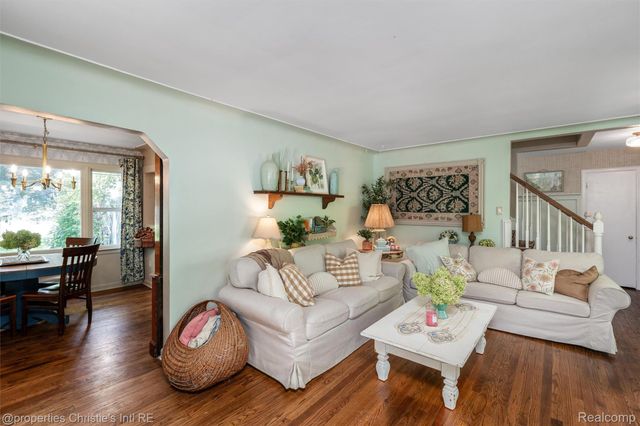 24379 Tamarack Trail, Southfield, MI 48075