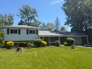 1339 Heather Road, Homewood, IL 60430