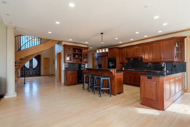 15644 NW Marshallville St, Canal Fulton, OH 44614