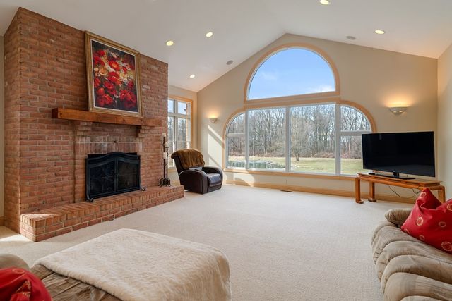15644 NW Marshallville St, Canal Fulton, OH 44614