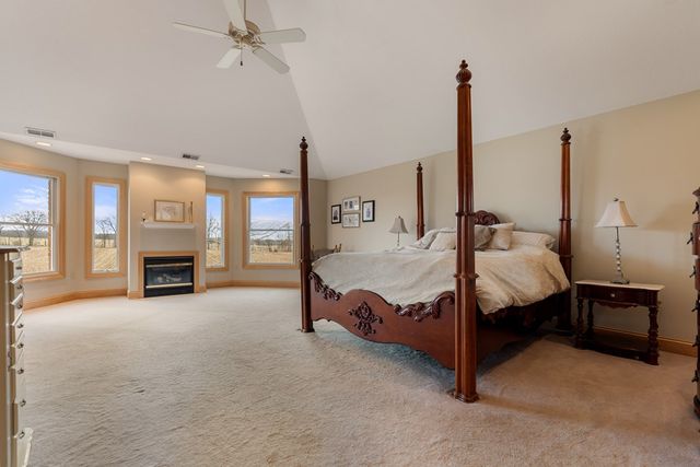 15644 NW Marshallville St, Canal Fulton, OH 44614