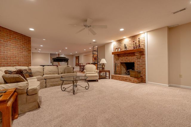 15644 NW Marshallville St, Canal Fulton, OH 44614