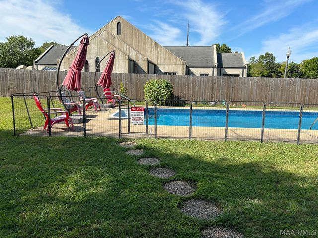 6213 EASTWOOD GLEN Place, Montgomery, AL 36117