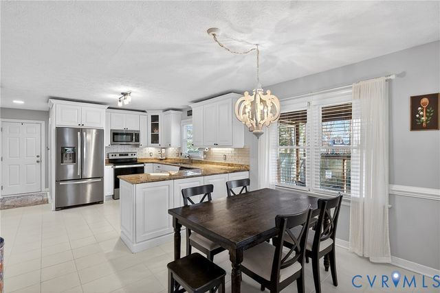 7443 Pinehurst Dr, Quinton, VA 23141