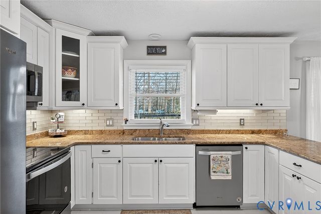 7443 Pinehurst Dr, Quinton, VA 23141