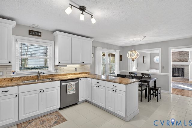 7443 Pinehurst Dr, Quinton, VA 23141