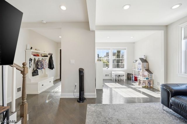 538 W Broad St, Westfield Town, NJ 07090