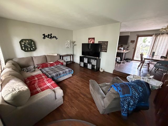 812 10th Street, De Witt, IA 52742