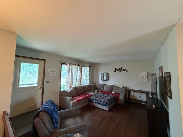 812 10th Street, De Witt, IA 52742