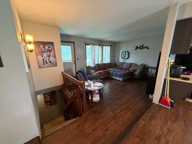 812 10th Street, De Witt, IA 52742