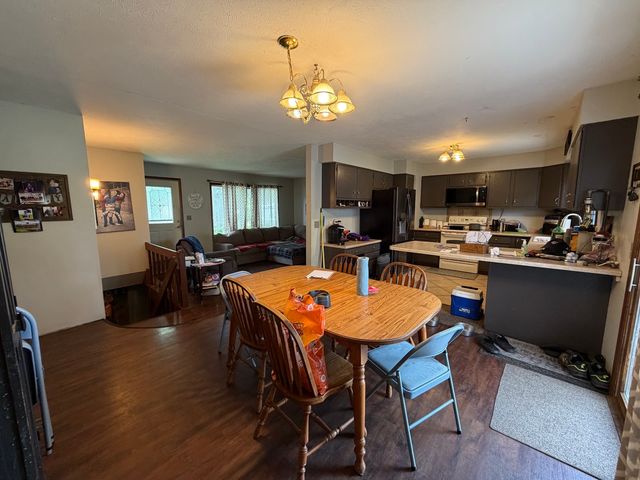 812 10th Street, De Witt, IA 52742