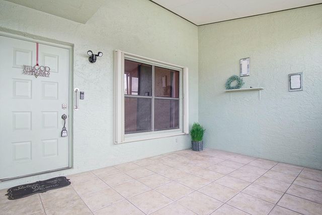 1732 W Sanderling Lane 1, Fort Pierce, FL 34982