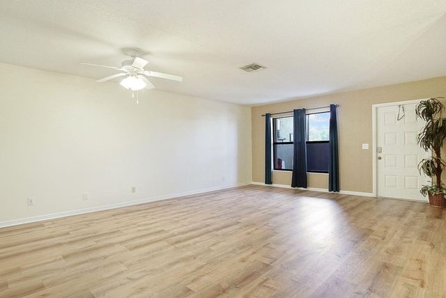 1732 W Sanderling Lane 1, Fort Pierce, FL 34982