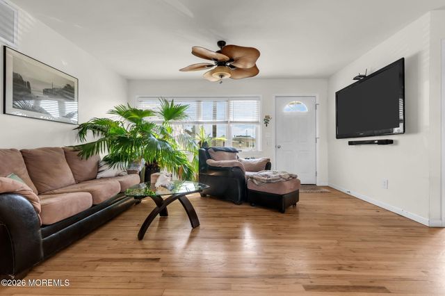 330 Cheryl Drive, Toms River, NJ 08753