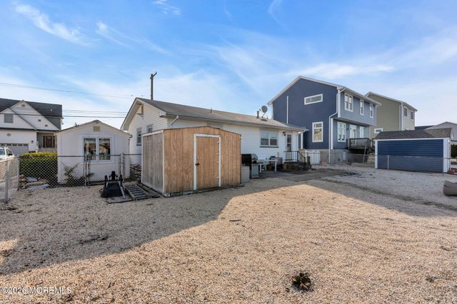 330 Cheryl Drive, Toms River, NJ 08753