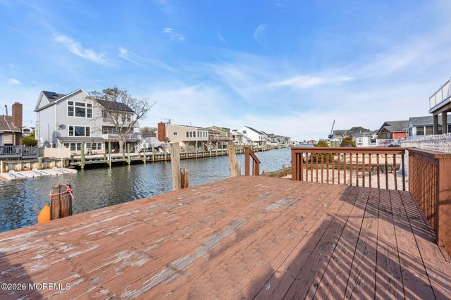 330 Cheryl Drive, Toms River, NJ 08753