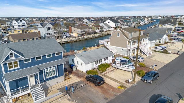 330 Cheryl Drive, Toms River, NJ 08753
