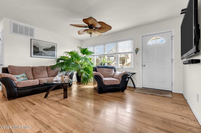 330 Cheryl Drive, Toms River, NJ 08753