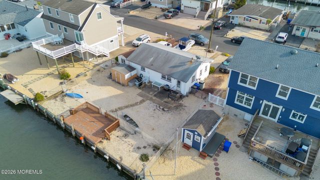 330 Cheryl Drive, Toms River, NJ 08753