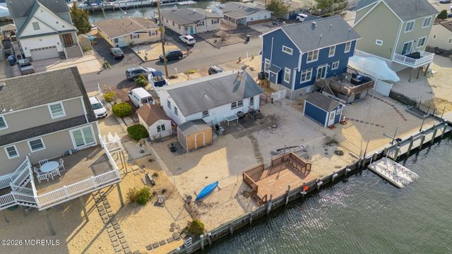 330 Cheryl Drive, Toms River, NJ 08753