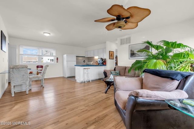 330 Cheryl Drive, Toms River, NJ 08753