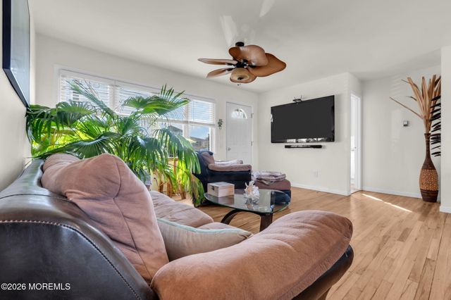 330 Cheryl Drive, Toms River, NJ 08753