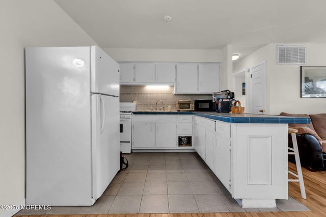 330 Cheryl Drive, Toms River, NJ 08753