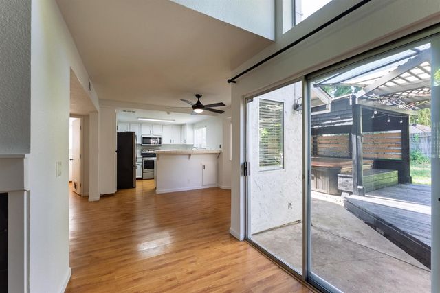 8265 Calla Way, Sacramento, CA 95828