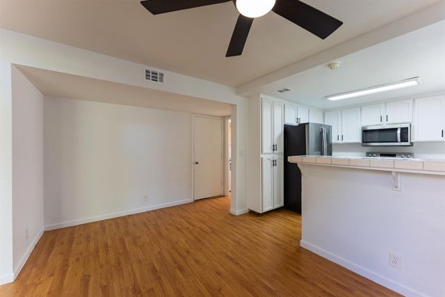 8265 Calla Way, Sacramento, CA 95828