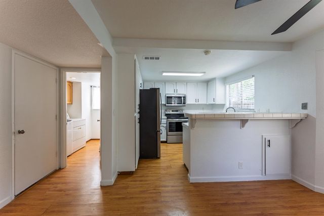 8265 Calla Way, Sacramento, CA 95828