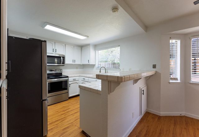 8265 Calla Way, Sacramento, CA 95828