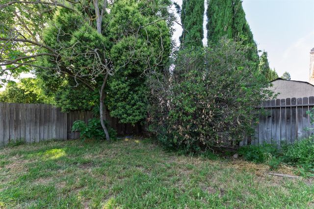 8265 Calla Way, Sacramento, CA 95828