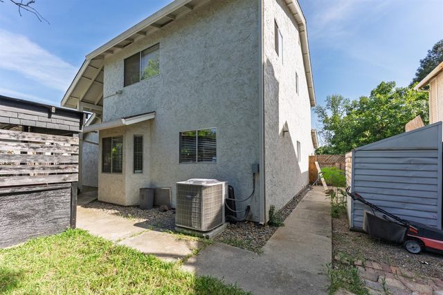 8265 Calla Way, Sacramento, CA 95828