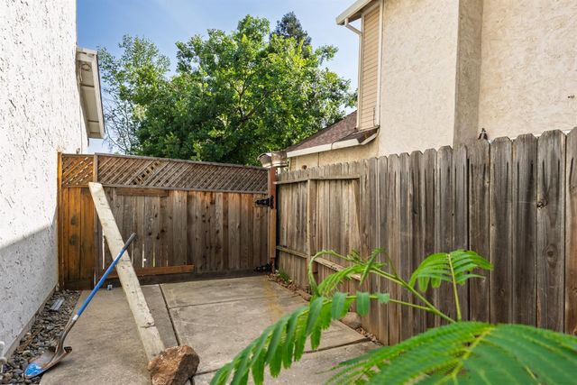 8265 Calla Way, Sacramento, CA 95828