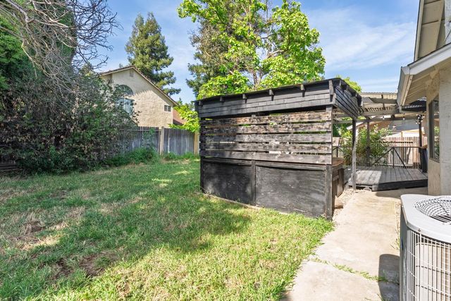 8265 Calla Way, Sacramento, CA 95828