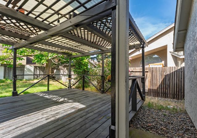 8265 Calla Way, Sacramento, CA 95828