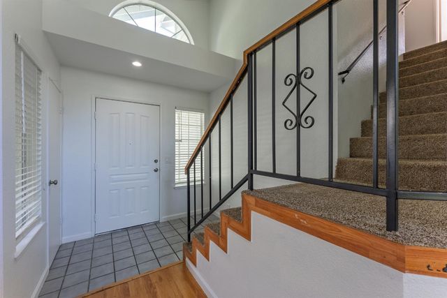 8265 Calla Way, Sacramento, CA 95828