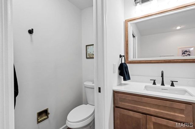 15809 Kersten Ridge Dr, Chesterfield, MO 63017