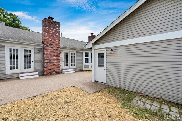 15809 Kersten Ridge Dr, Chesterfield, MO 63017