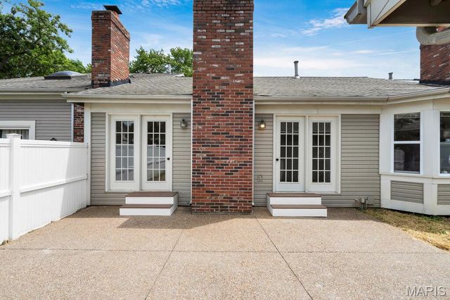 15809 Kersten Ridge Dr, Chesterfield, MO 63017