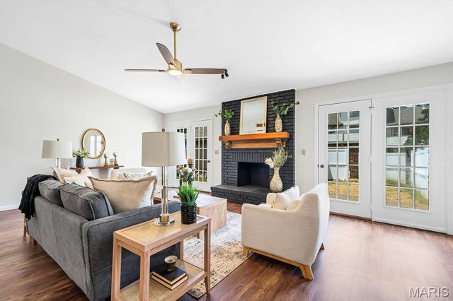 15809 Kersten Ridge Dr, Chesterfield, MO 63017