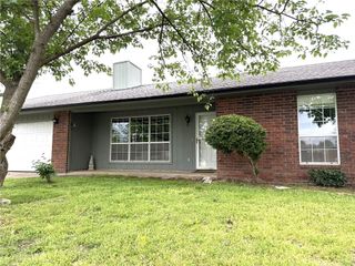 1105 N Cardinal Drive, Rogers, AR 72756