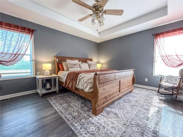 404 E Colony Avenue, East Lynne, MO 64743