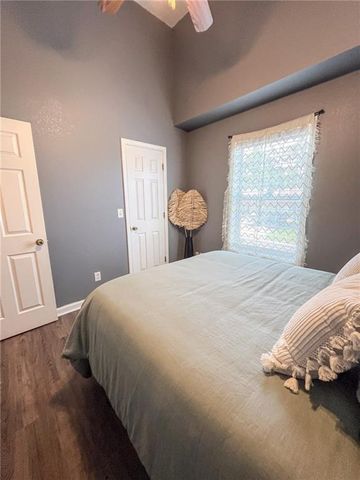 404 E Colony Avenue, East Lynne, MO 64743