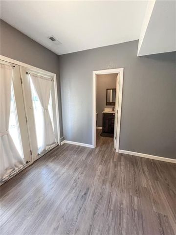 404 E Colony Avenue, East Lynne, MO 64743